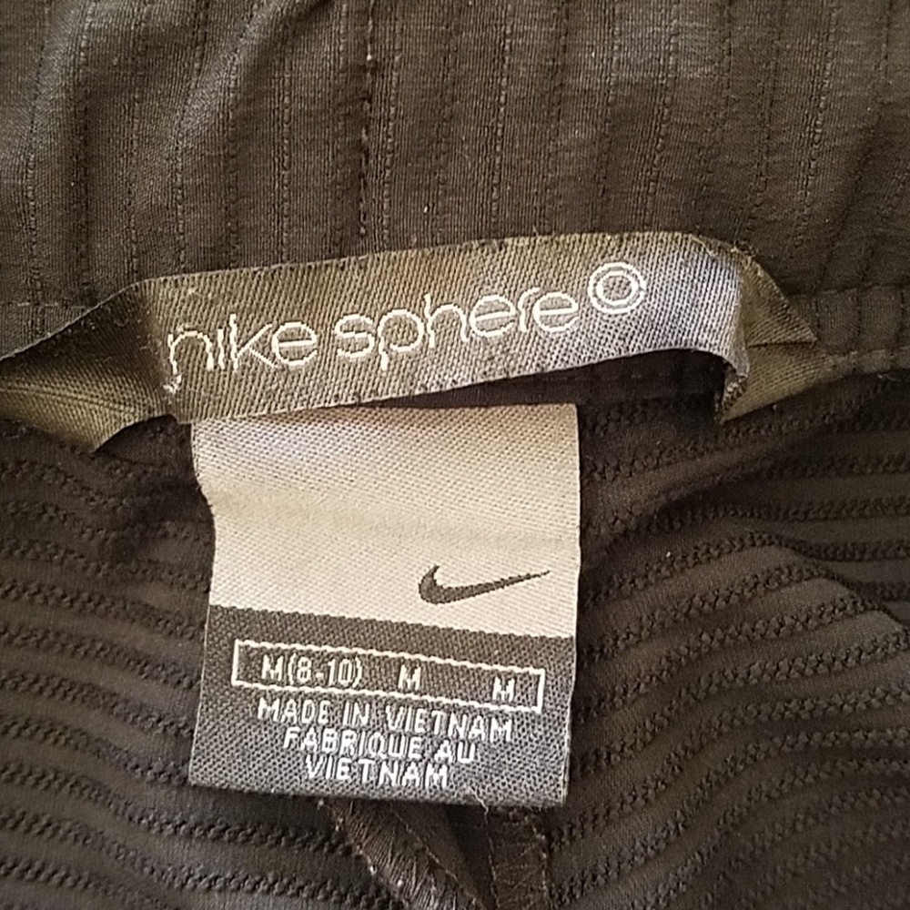 Nike Sphere women M black shorts‎ athletic hiking gym yoga dance - Picture 5 of 5